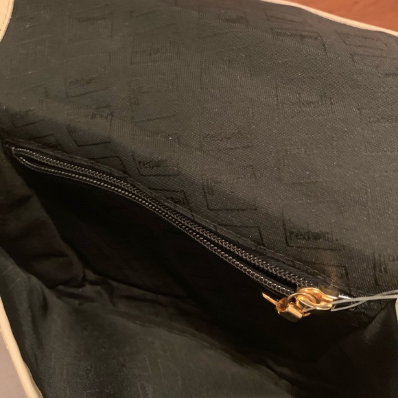 Rare Vintage Moschino Redwall Bag with tags - Picture 7 of 8